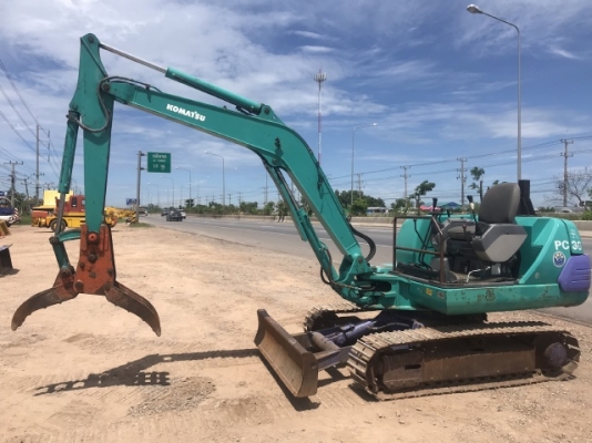 ขายรถขุด KOMATSU PC30-7E ปากคีบ (3,xxx ชั่วโมง) นำเข้าเองจากญี่ปุ่น สภาพพร้อมใช้ มีVDOการทำงานครับ