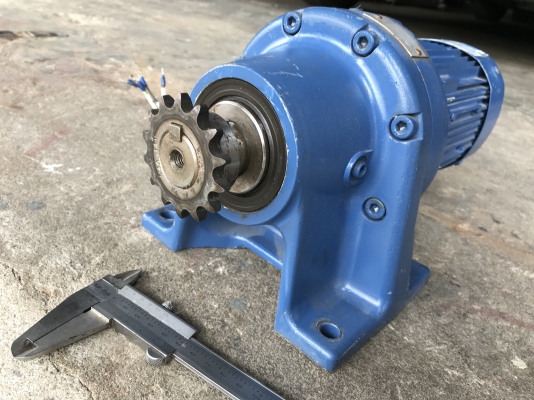 ขายมอเตอร์เกียร์ Cycrodrive Sumitomo 0.5HP. 380V อัตราทด 1:29 made in Japan เพลาออกประมาณ 50 รอบต่อนาที สภาพสวยเดิมๆ หมุนนิ่ม พร้อมใช้งาน