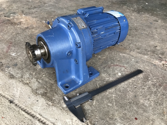 ขายมอเตอร์เกียร์ Cycrodrive Sumitomo 0.5HP. 380V อัตราทด 1:29 made in Japan เพลาออกประมาณ 50 รอบต่อนาที สภาพสวยเดิมๆ หมุนนิ่ม พร้อมใช้งาน