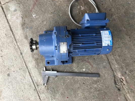ขายมอเตอร์เกียร์ Cycrodrive Sumitomo 0.5HP. 380V อัตราทด 1:29 made in Japan เพลาออกประมาณ 50 รอบต่อนาที สภาพสวยเดิมๆ หมุนนิ่ม พร้อมใช้งาน
