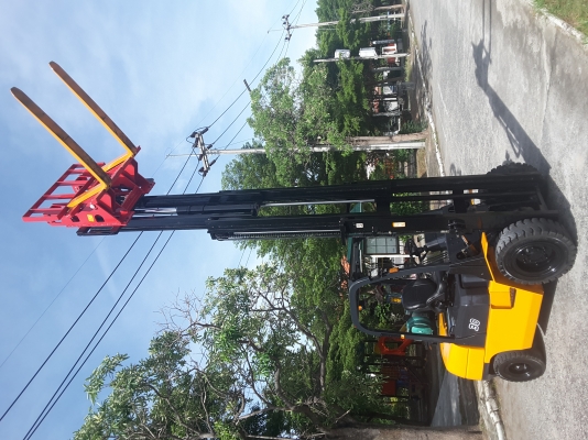 ฟอร์คลิฟท์ขนาด 3 ตันเสายกสูง 4.5 เมตรฟลูฟรี ติดงาเท เกียร์ออโต้ สนใจ โทร 0813535948