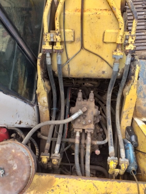 ขายKoMATSU PC200-5 สภาพใช้งานได้ เอกสารเล่มทะเบียน ไฟฟ้าตัด ราคา 350,000บาท ติดต่อคุณอ๊อฟ พิจิตร 086-737-9991