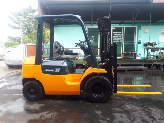 ขายรถโฟล์คลิฟท์ยี่ห้อ TOYOTA 7FD25 เครื่องดีเซล2Z เกียร์ออโต้ ขายรถโฟล์คลิฟท์ยี่ห้อ TOYOTA 7FD25 เครื่องดีเซล2Z เกียร์ออโต้