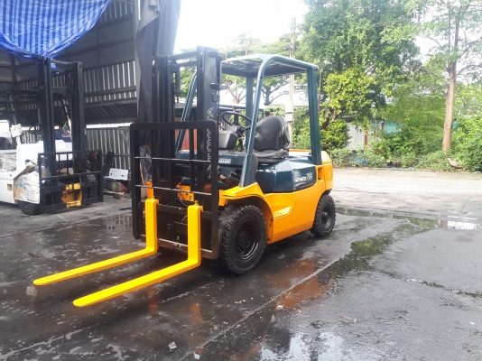 ขายรถโฟล์คลิฟท์ยี่ห้อ TOYOTA 7FD25 เครื่องดีเซล2Z เกียร์ออโต้ ขายรถโฟล์คลิฟท์ยี่ห้อ TOYOTA 7FD25 เครื่องดีเซล2Z เกียร์ออโต้