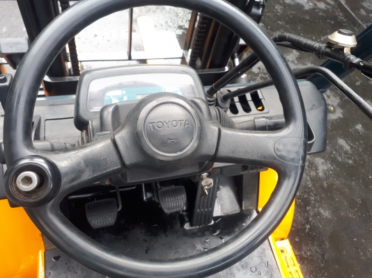 ขายรถโฟล์คลิฟท์ยี่ห้อ TOYOTA 7FD25 เครื่องดีเซล2Z เกียร์ออโต้ ขายรถโฟล์คลิฟท์ยี่ห้อ TOYOTA 7FD25 เครื่องดีเซล2Z เกียร์ออโต้