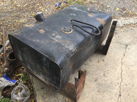 ถังน้ำมัน 200 ลิตร พร้อมขารับ