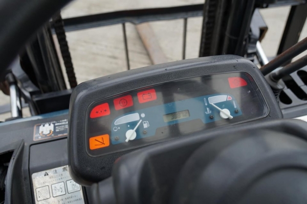 TOYOTA 7FD20 ขนากยก2ตัน เสาสูง4เมตร เครื่องยนต์ดีเซล ไม่เคยใช้งานในไทย