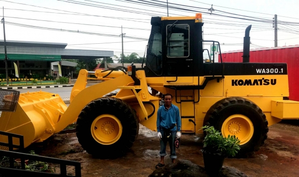 ขายด่วนรถตัก KOMATSU WA300 สภาพสวย พร้อมใช้งาน 100\% ไม่มีหยด 0910655915