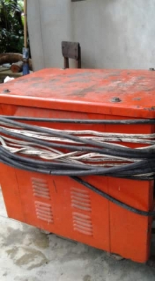 ขายคู้เชื่อมไฟฟ้า MAKITA 300A  พร้อมสาย หัวเชื่อม สายยาว 15 เมตร