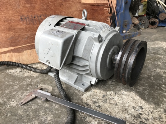 ขายมอเตอร์ไฟฟ้า Mitsubishi 3HP. 380V 1450rpm. สภาพสวย หมุนนิ่มเดิมๆ พร้อมใช้งาน ราคา 2,800 บาท ขายมอเตอร์ไฟฟ้า Mitsubishi 3HP. 380V 1450rpm. สภาพสวย หมุนนิ่มเดิมๆ พร้อมใช้งาน ราคา 2,800 บาท