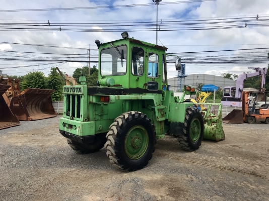 ขายรถตัก TOYOTA STD20 เทียบเท่า WA100  นำเข้าจากญี่ปุ่น พร้อมใช้งาน ติดต่อ 063-9316985 ID LINE : 0639316985 ครับ