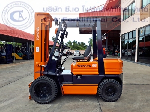 ขาย รถโฟล์คลิฟท์ TOYOTA รุ่น 5-FD25