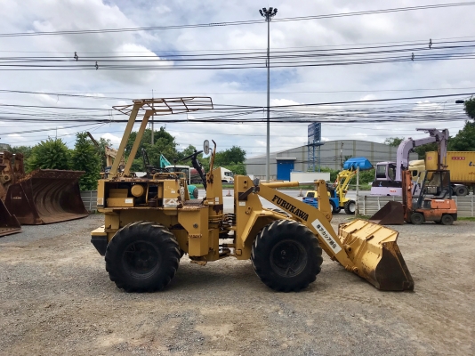 ขายรถตัก FURUKAWA FL60 -1 นำเข้าจากญี่ปุ่น พร้อมใช้งาน ติดต่อ 063-9316985 ID LINE : 0639316985 ครับ