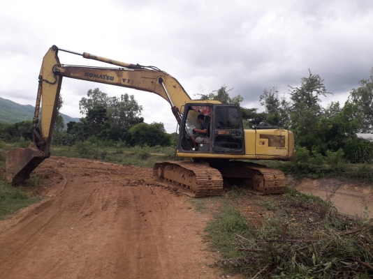 ขายKOMATSU PC200-6 ไฟเต็มเอกสารอินวอยราคา 550,000
