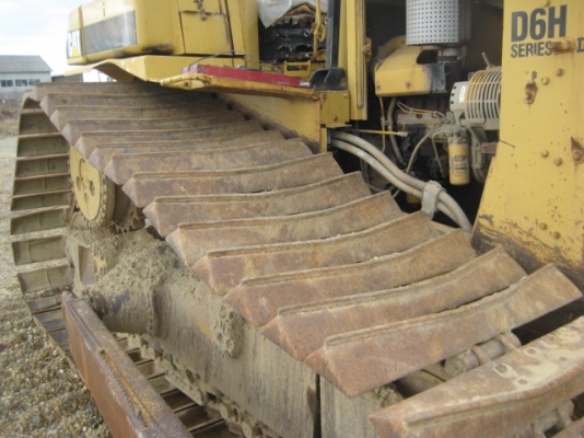 แทรคเตอร์ตีนตะขาบ CAT : D6H Series 2