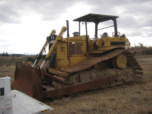 แทรคเตอร์ตีนตะขาบ CAT : D6H Series 2