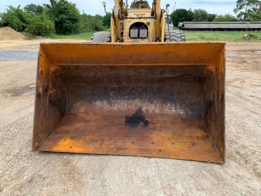 รถตักล้อยาง 285,000 บาท   TCM 75 III ต่อแขน เปิดปาก  ตักสิบล้อ ดั้มเกษตร ได้ เครื่องดี เกียร์แรง สภาพพร้อมใช้ เอกสารชื้อขาย  รถอยู่  นครปฐม  โทร 0610710295  สนใจ รายการสินค้า อื่นๆ ที่ เว็ปไชค์ Truck2Hand https://www.truck2hand.com/index.php?actions=conte