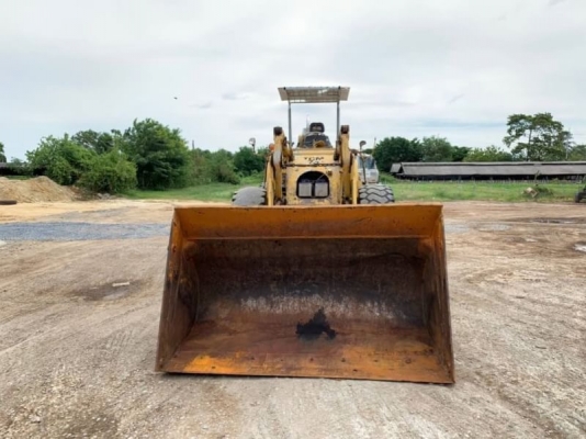 รถตักล้อยาง 285,000 บาท   TCM 75 III ต่อแขน เปิดปาก  ตักสิบล้อ ดั้มเกษตร ได้ เครื่องดี เกียร์แรง สภาพพร้อมใช้ เอกสารชื้อขาย  รถอยู่  นครปฐม  โทร 0610710295  สนใจ รายการสินค้า อื่นๆ ที่ เว็ปไชค์ Truck2Hand https://www.truck2hand.com/index.php?actions=conte