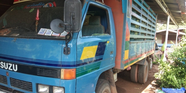 ขาย รถ 6 ล้อ ISUZU NPR 59L มีดั้ม เพลา F  เจ้าของขายเอง370,000