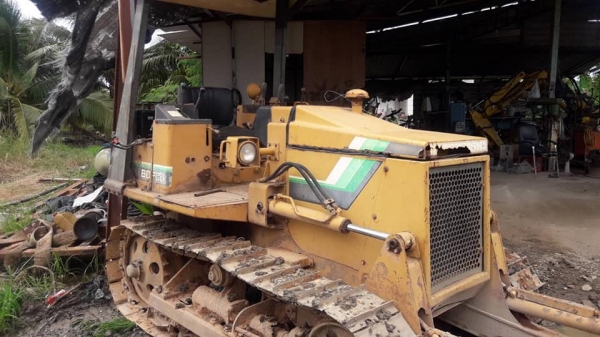 SALE* FROM JAPAN ขายถูกด่วนๆรถดันดิน BULLDOZER MITSUBISHI BD2G ,หลังคาขาว ,ตีนไก่ ,สินค้าเก่านอก