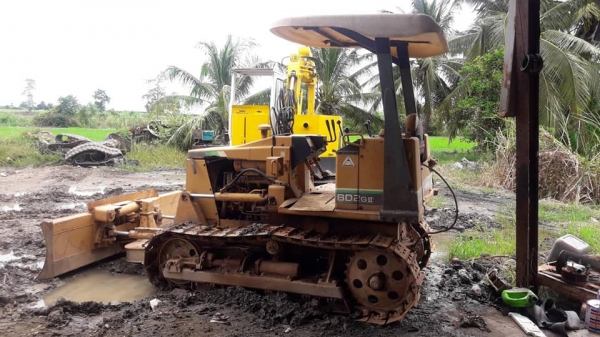 SALE* FROM JAPAN ขายถูกด่วนๆรถดันดิน BULLDOZER MITSUBISHI BD2G ,หลังคาขาว ,ตีนไก่ ,สินค้าเก่านอก