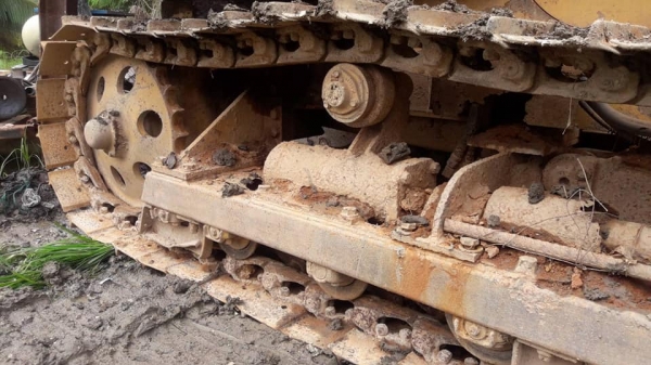 SALE* FROM JAPAN ขายถูกด่วนๆรถดันดิน BULLDOZER MITSUBISHI BD2G ,หลังคาขาว ,ตีนไก่ ,สินค้าเก่านอก