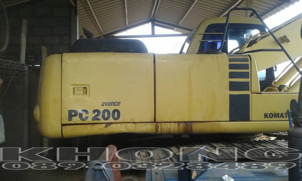 ขายด่วน komasu200รุ่น6 ไฟฟ้าครบรถ ใช้งานได้ดี เอว บูช แน่น เอกสารซื้อขาย เพียง 820000 บาท