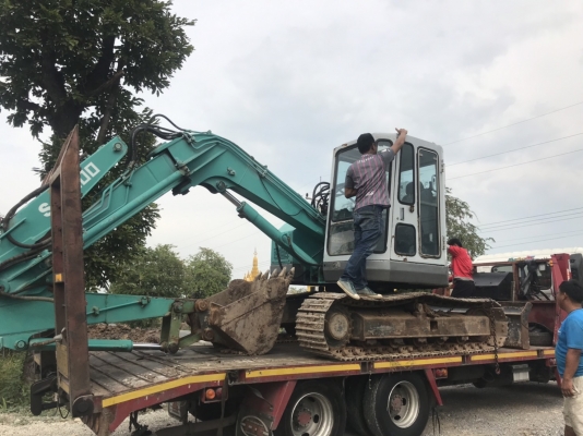 ขายด่วน.....แบคโฮลขนาด 8 ตัน