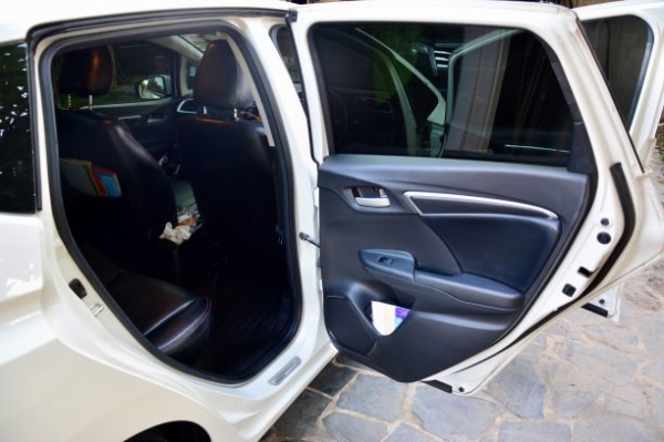 HONDA Jazz 1.5 ปี 2015