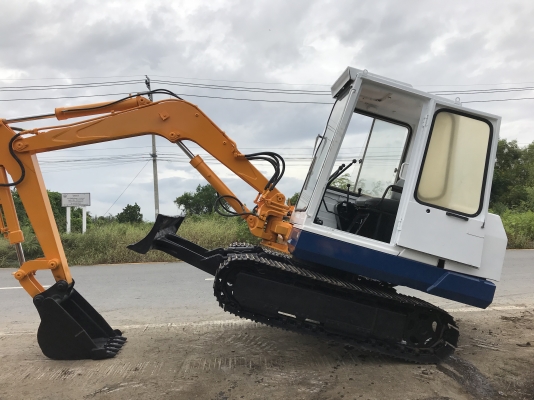 komatsu pc40-2สภาพดีเก่าญี่ปุ่น มีใบอินวอยไม่เคยใช้ในไทย