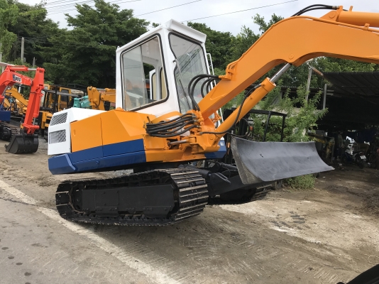 komatsu pc40-2สภาพดีเก่าญี่ปุ่น มีใบอินวอยไม่เคยใช้ในไทย