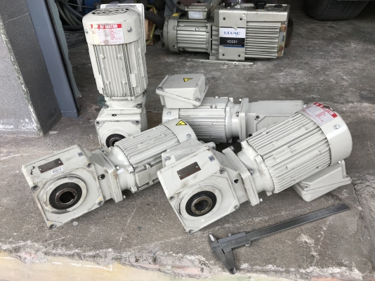 ขายมอเตอร์เกียร์แบบเพลาสวม HyponicDrive Sumitomo 0.2Kw. 380V อัตราทด 1:25 เพลาออกประมาณ 58รอบต่อนาที สภาพสวยใหม่มาก พร้อมใช้งาน มี 4ตัวครับ