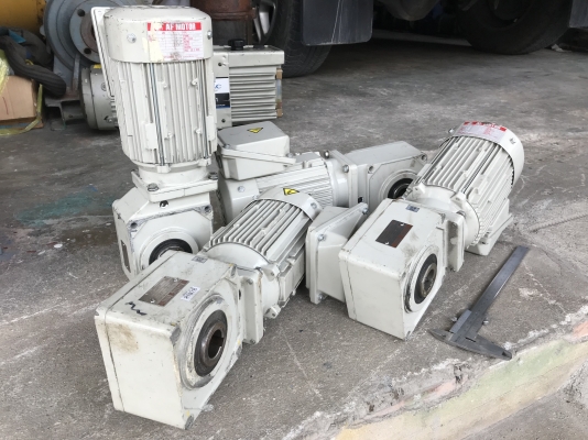 ขายมอเตอร์เกียร์แบบเพลาสวม HyponicDrive Sumitomo 0.2Kw. 380V อัตราทด 1:25 เพลาออกประมาณ 58รอบต่อนาที สภาพสวยใหม่มาก พร้อมใช้งาน มี 4ตัวครับ