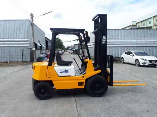 ขายรถโฟล์คลิฟท์ยี่ห้อ TCM FG20N2 ขนาด 2 ตัน เสา 4 เมตร