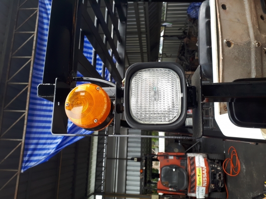 ขายรถโฟล์คลิฟท์ยี่ห้อ TCM FG20N2 ขนาด 2 ตัน เสา 4 เมตร