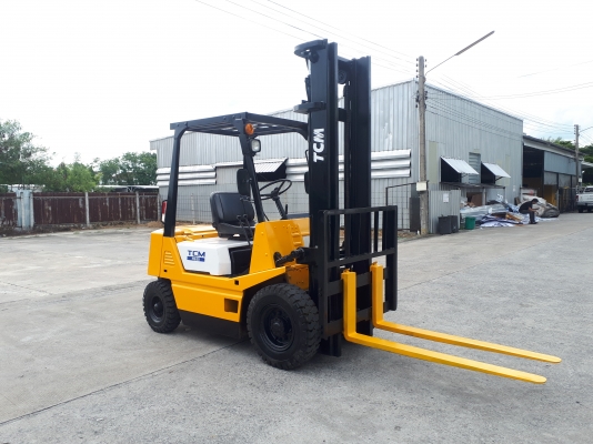 ขายรถโฟล์คลิฟท์ยี่ห้อ TCM FG20N2 ขนาด 2 ตัน เสา 4 เมตร
