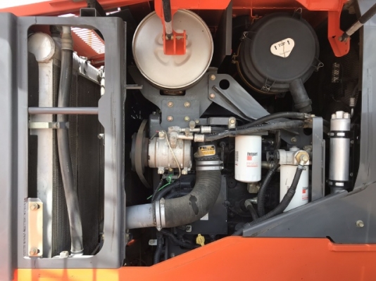 ขายรถตักล้อยาง HITACHI ZW150 (เทียบเท่า WA270-6) ปี 2013 นำเข้าเองจากญี่ปุ่น สวยพร้อมใช้ มีVDOการทำงานครับ