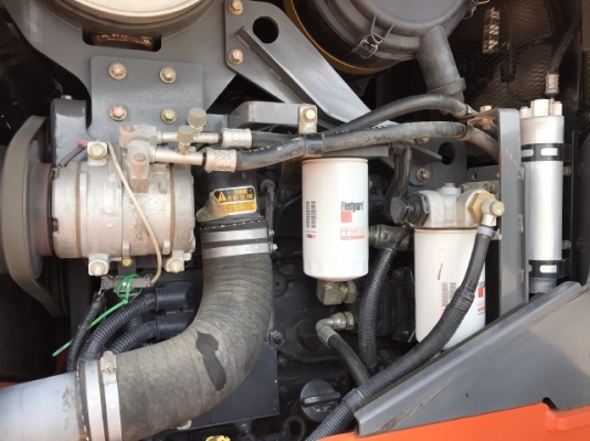 ขายรถตักล้อยาง HITACHI ZW150 (เทียบเท่า WA270-6) ปี 2013 นำเข้าเองจากญี่ปุ่น สวยพร้อมใช้ มีVDOการทำงานครับ