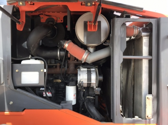 ขายรถตักล้อยาง HITACHI ZW150 (เทียบเท่า WA270-6) ปี 2013 นำเข้าเองจากญี่ปุ่น สวยพร้อมใช้ มีVDOการทำงานครับ