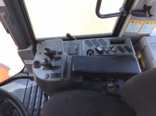 ขายรถตักล้อยาง HITACHI ZW150 (เทียบเท่า WA270-6) ปี 2013 นำเข้าเองจากญี่ปุ่น สวยพร้อมใช้ มีVDOการทำงานครับ