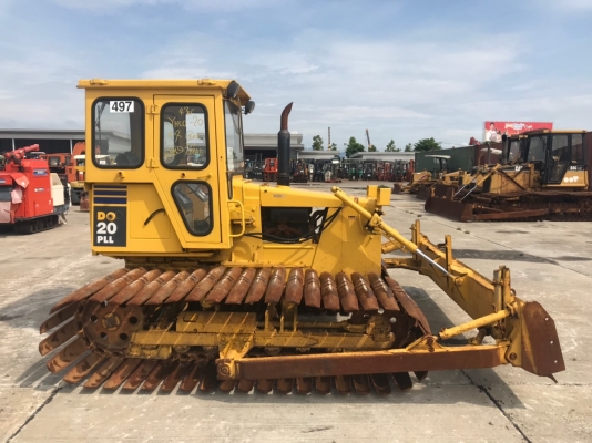 ขายรถแทรกเตอร์ KOMATSU D20PLL-6 นำเข้าจากญี่ปุ่น สนใจติดต่อ ผึ้ง 095-0563605