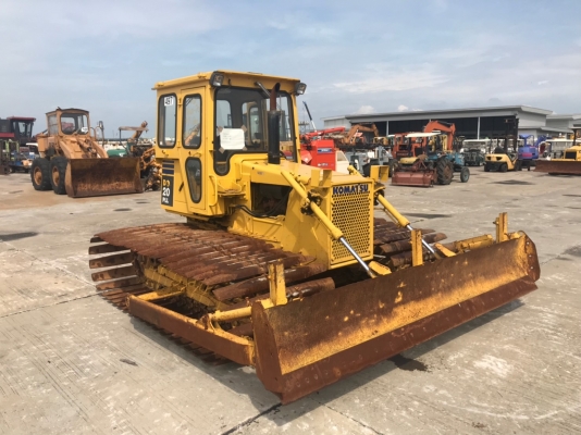 ขายรถแทรกเตอร์ KOMATSU D20PLL-6 นำเข้าจากญี่ปุ่น สนใจติดต่อ ผึ้ง 095-0563605