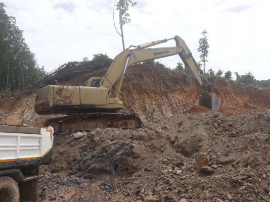 ขาย KOMATSU PC200-6 ไฟเต็มเอกสารอินวอยราคา 600,000