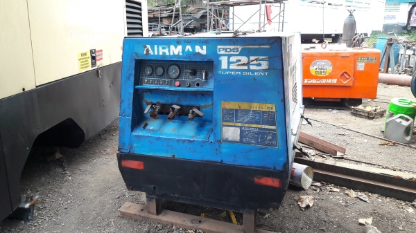 ขายเครื่องปั๊มลม AIRMAN PDS-125S   เก่านอก # ขนาด 7 บาร์ 125cfm สภาพดี พร้อมใช้ โทร084-5424150 line id : rapinzat