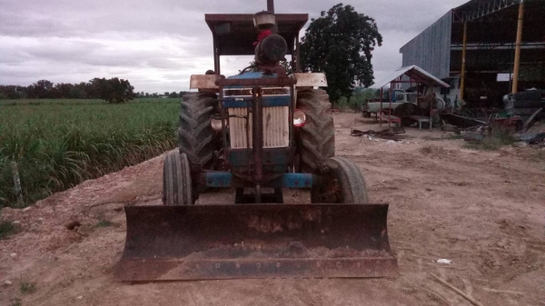 ขายรถไถฟอร์ด 6610 มีเล่มทะเบียนพร้อม ขายรถไถฟอร์ด 6610 มีเล่มทะเบียนพร้อม