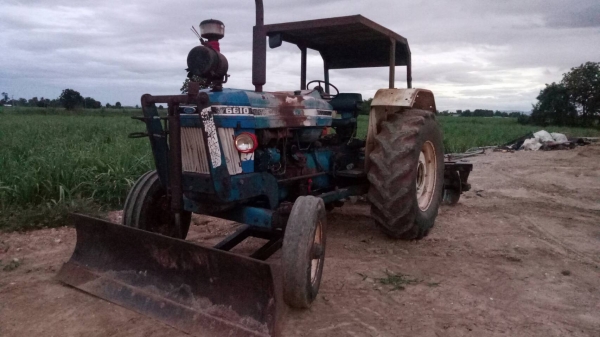 ขายรถไถฟอร์ด 6610 มีเล่มทะเบียนพร้อม ขายรถไถฟอร์ด 6610 มีเล่มทะเบียนพร้อม