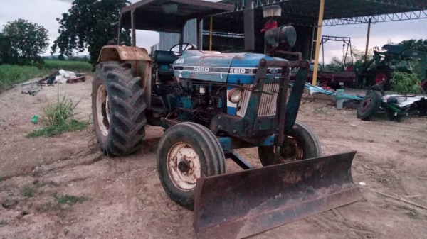 ขายรถไถฟอร์ด 6610 มีเล่มทะเบียนพร้อม