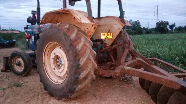 ขายรถไถฟอร์ด 6610 มีเล่มทะเบียนพร้อม ขายรถไถฟอร์ด 6610 มีเล่มทะเบียนพร้อม