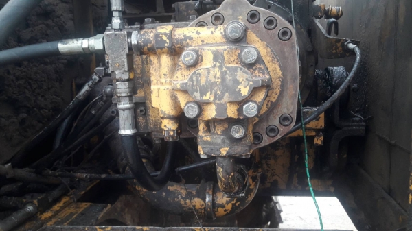 ขายรถแบคโฮ KOMATSU PC200-3 สภาพพร้อมไช้