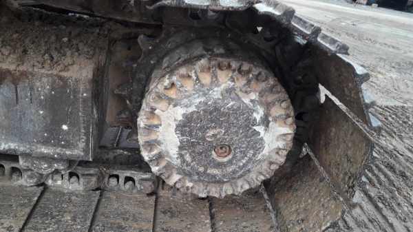 ขายรถแบคโฮ KOMATSU PC200-3 สภาพพร้อมไช้